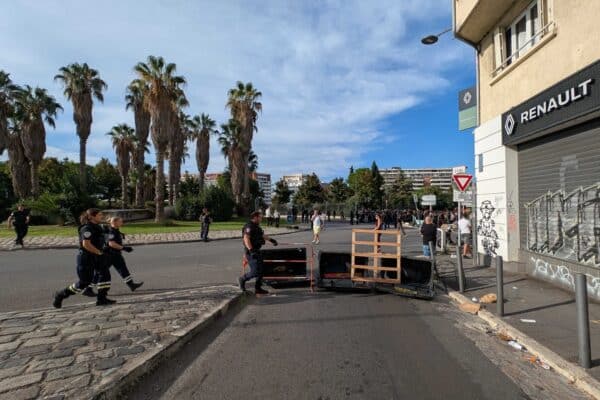 blocage-rond-point-europe-A50