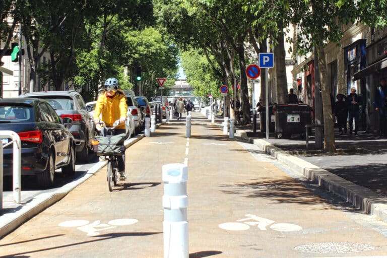 En images | La nouvelle piste cyclable du boulevard National est ouverte