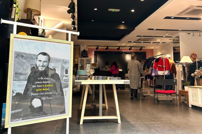 Une boutique éphémère Emmaüs s&rsquo;installe sur la rue Saint-Ferréol