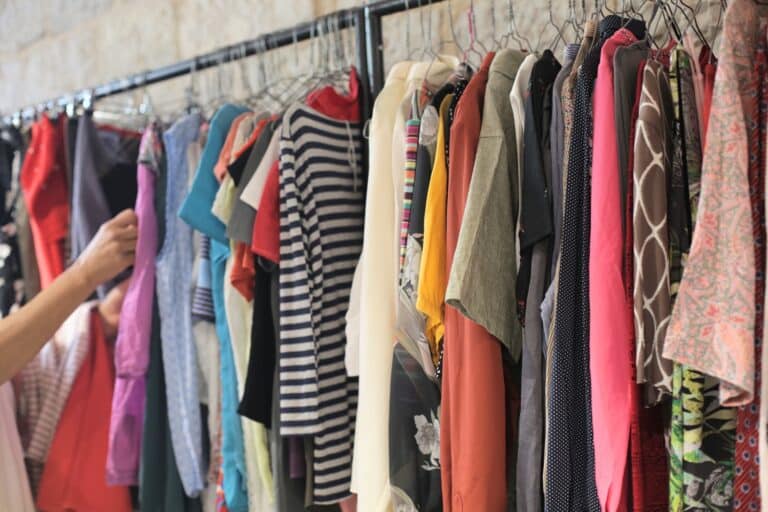 Où trouver les meilleures friperies et boutiques vintage de Marseille ?