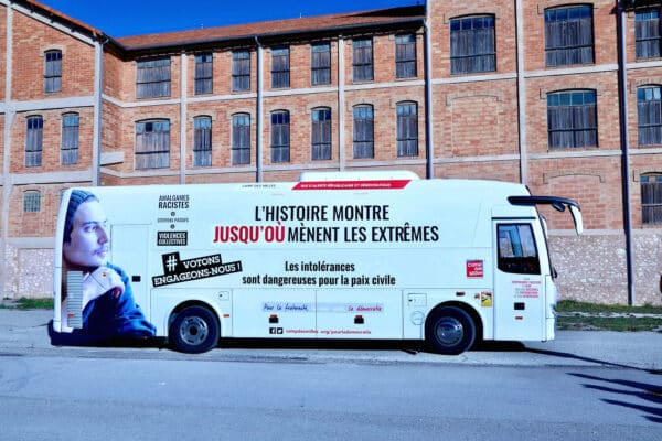 bus-alerte-republicaine-democratique-camp-des-milles-aix-en-provence-1
