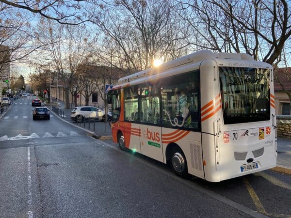 bus-electrique-aix-rue-allumettes-maroine-jit