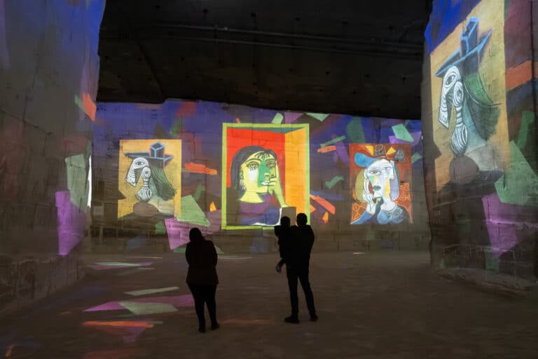 En 2026, Picasso et Frida Kahlo s&rsquo;exposent aux Carrières des Lumières des Baux-de-Provence