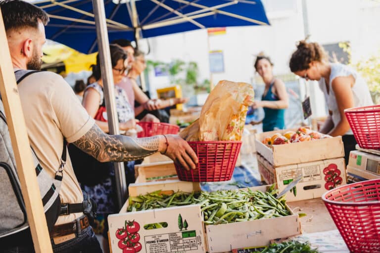 Vidéo | Le nouveau marché paysan s&rsquo;installe sur la Plaine tous les vendredis