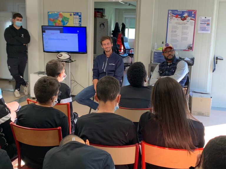 Des sportifs marseillais à la rencontre de jeunes pour lutter contre le décrochage scolaire