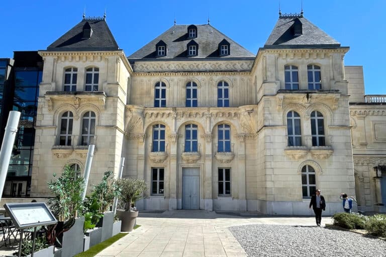 L&rsquo;affaire du château de la Buzine s&rsquo;invite dans la visite présidentielle