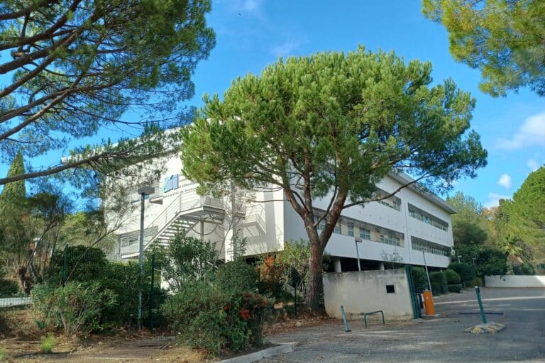 La première école de France spécialisée dans le solaire ouvre ses portes à Marseille