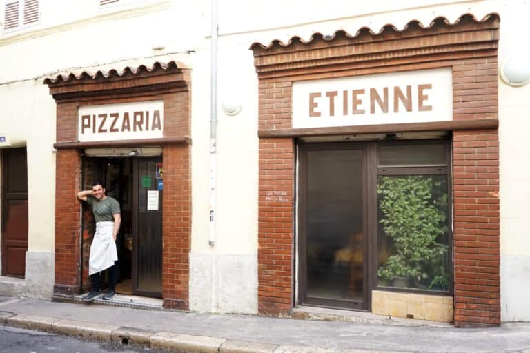 Chez Etienne, l&rsquo;institution de la pizza marseillaise dans le Panier depuis 1943