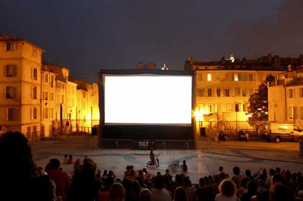 Le cinéma en plein air fait le tour de Marseille pendant l’été 