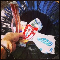 d&eacute;chet, [1 Piece of Rubbish] Pour faire briller notre ville, ramassons un d&eacute;chet par jour, Made in Marseille