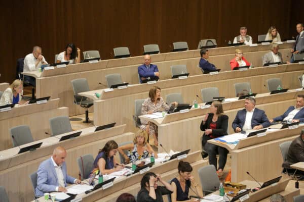 conseil-municipal-hémicycle-16