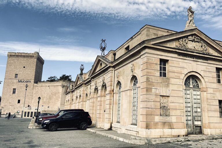 Un tiers-lieu de la mer s’ancre dans l&rsquo;ancienne consigne sanitaire du Vieux-Port