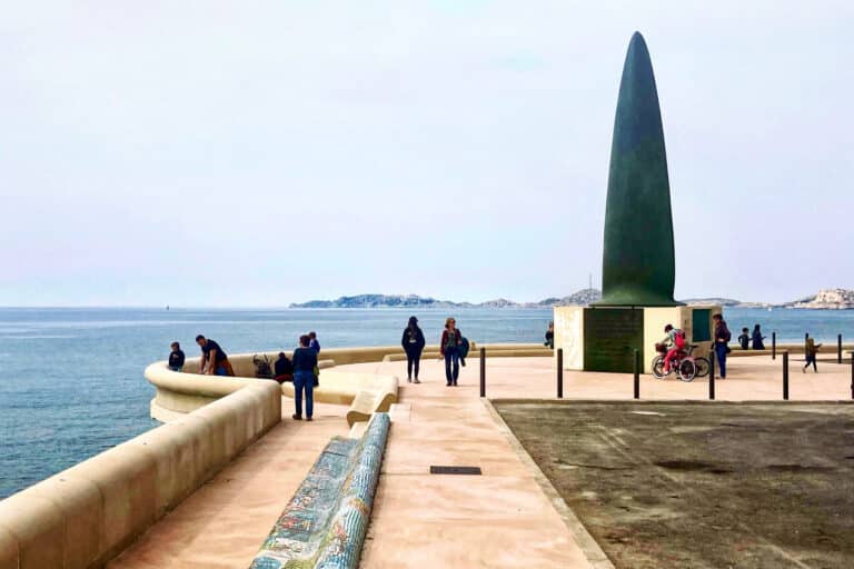 L&rsquo;espace piéton va être élargi sur la Corniche pour l&rsquo;accueil des JO 2024