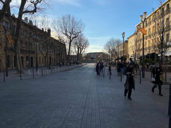 cour-mirabeau-fontaine-rotonde-aix-maroine-jit