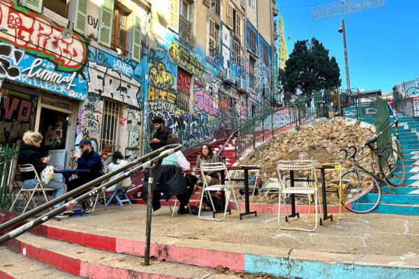 cours-julien-notre-dame-du-mont-terrasse-velo-15