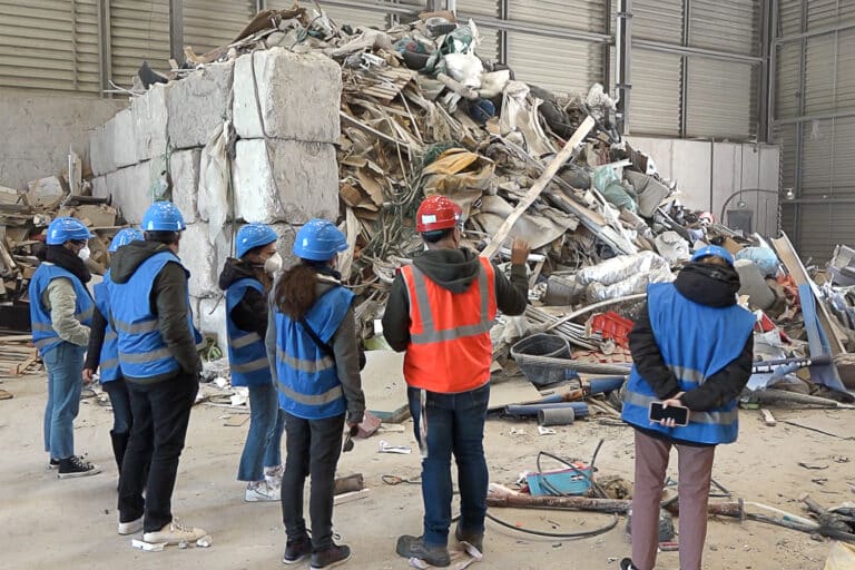 Vidéo | Que deviennent les encombrants, décharges sauvages et déchets industriels à Marseille ?
