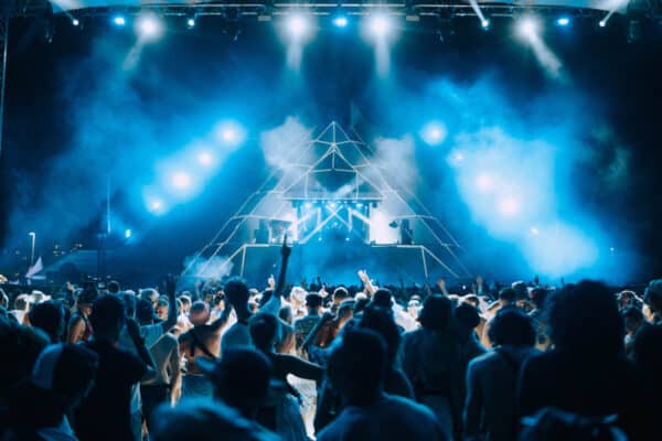 delta-festival-plage-prado-scene-concert-Steve-Kgt-2