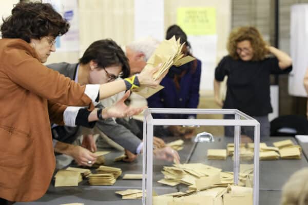 depouillement-bulletin-vote-election-urne-2