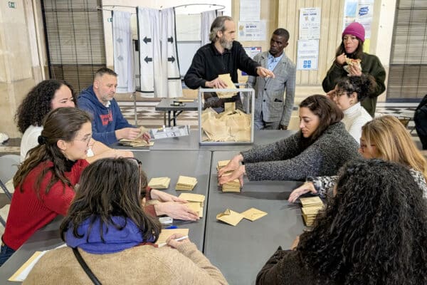 depouillement-bulletin-vote-election-urne-3