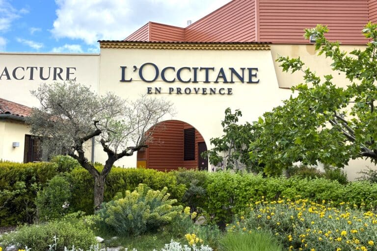 Pour fêter ses 50 ans, L’Occitane en Provence dévoile ses secrets de fabrication