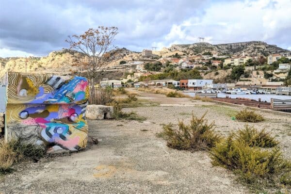 digue-estaque-graff-tag-nord-littoral-friche