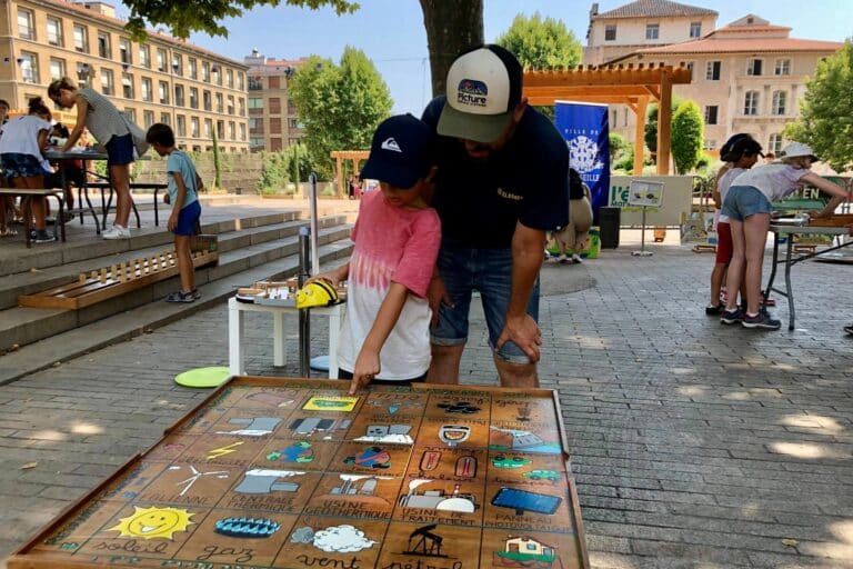 Au village éco-citoyen, la protection de l&rsquo;environnement devient un jeu d&rsquo;enfants