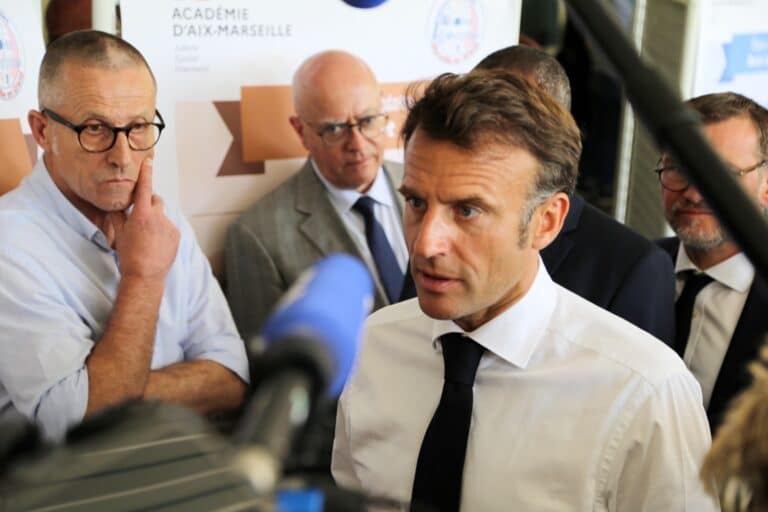 Emmanuel Macron veut ouvrir un débat pour repenser le temps scolaire dans l&rsquo;année