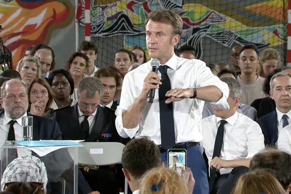 emmanuel-macron-gymnase-busserine-quartiers-nord