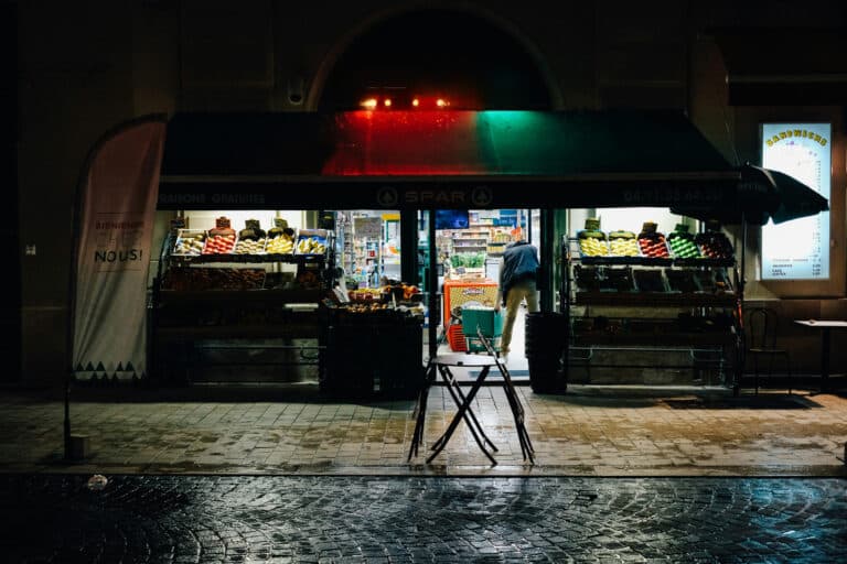 épiceries de nuit