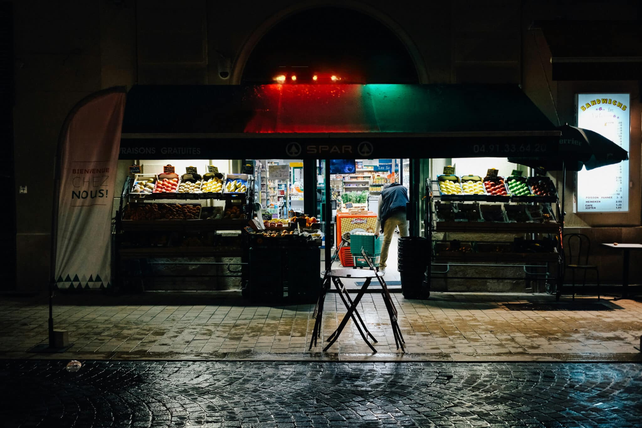 épiceries de nuit