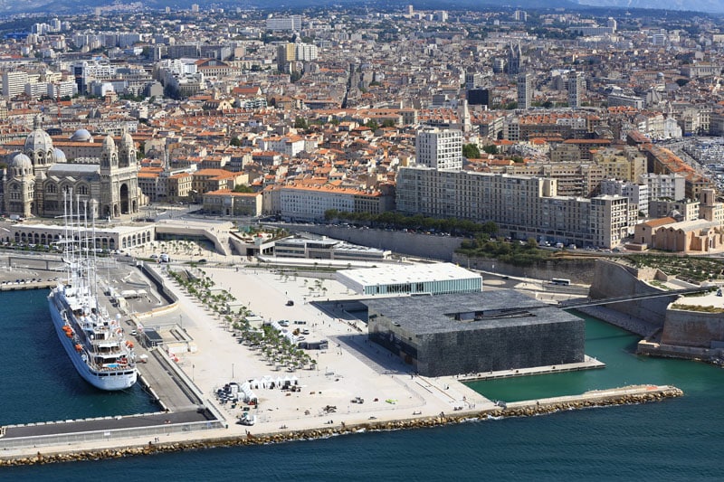 Découvrez l’esplanade du J4 : un air de grand large
