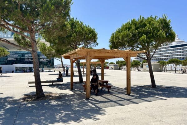 esplanade-j4-mucem-pergola-parcours-fraicheur