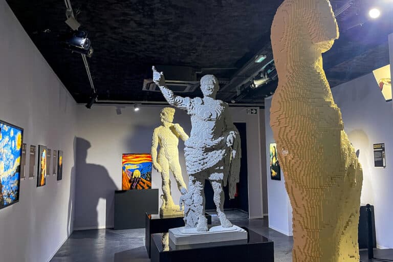 Vidéo | L’exposition qui transforme les LEGO en oeuvre d&rsquo;art débarque à Marseille