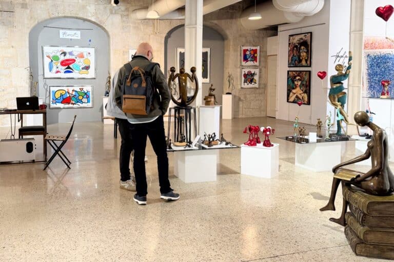 Banksy, Warhol, Pasqua… une galerie éphémère avec ateliers et afterworks aux Docks