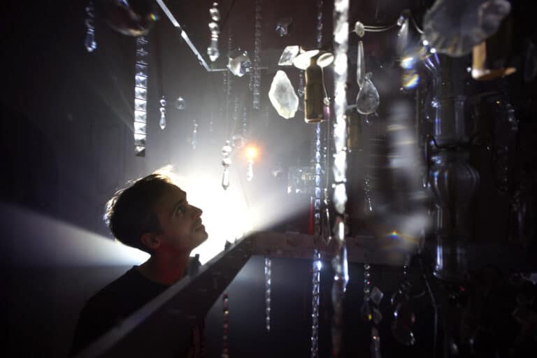 Une exposition immersive sur les traces de Nikola Tesla au pied de la Sainte-Victoire