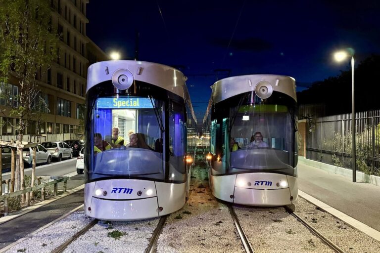 Un tramway transformé en dancefloor ambulant pour la Fête de la Musique à Marseille