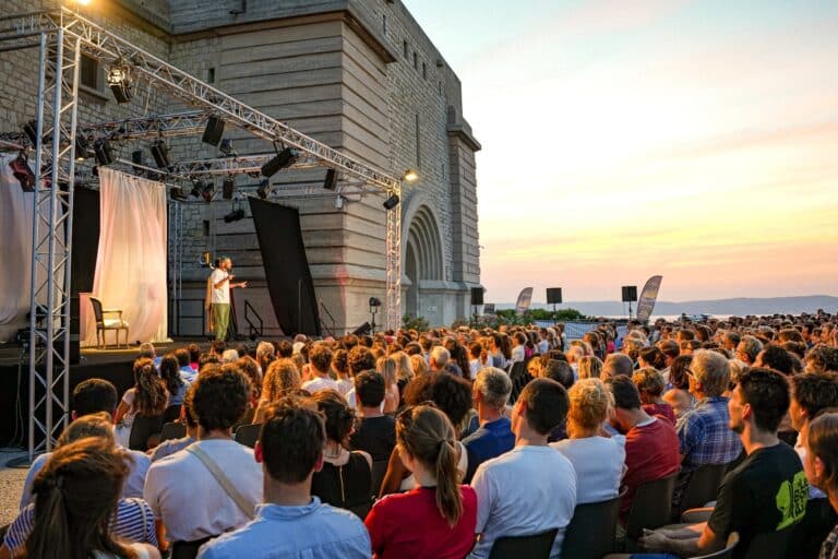 Dernières places disponibles pour le festival de théâtre en plein air à la Bonne Mère