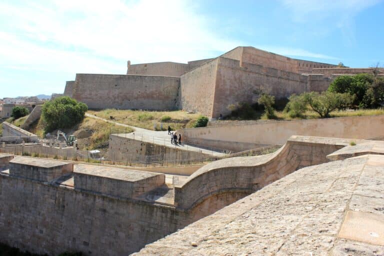 En images | La restauration du fort Saint-Nicolas se poursuit pour offrir une nouvelle promenade