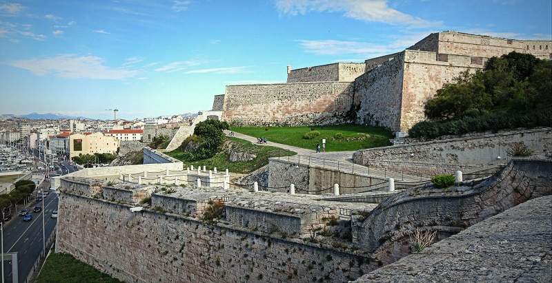Visiter le Fort Saint-Nicolas (Entrecasteaux et Ganteaume)