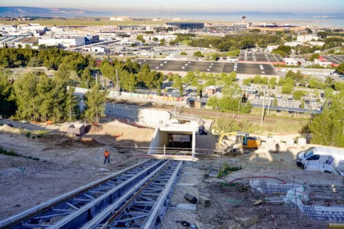 funiculaire, Vid&eacute;o | Le funiculaire de Vitrolles prend forme entre la gare et Cap Horizon, Made in Marseille