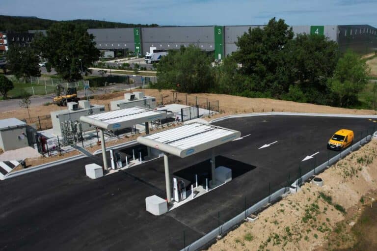 À Fuveau, une station innovante fait carburer les poids lourds au gaz naturel
