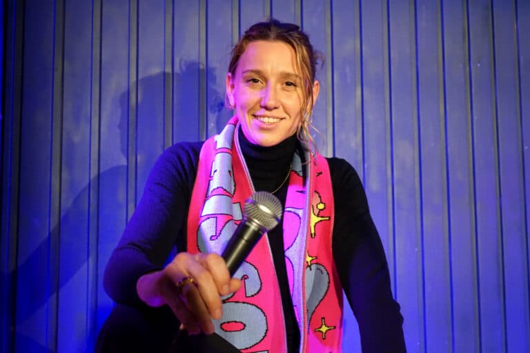 Pour l&rsquo;humoriste montante Gabrielle Giraud : « Être une femme sur scène, c&rsquo;est politique »