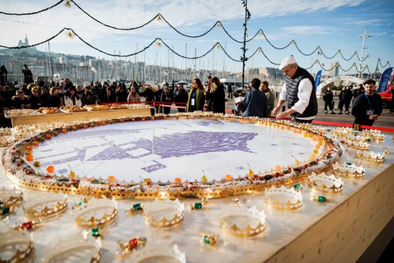 Galette géante, fanfare, expo… Marseille célèbre la nouvelle année sur le Vieux-Port