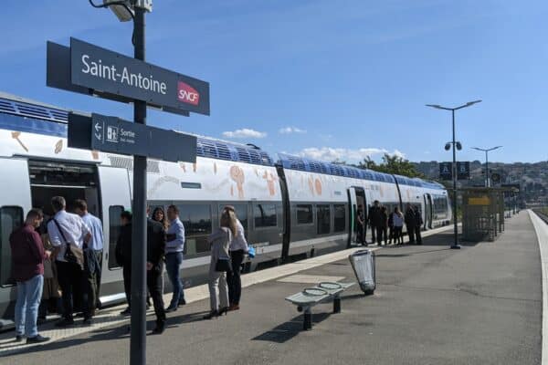 gare-saint-antoine-train