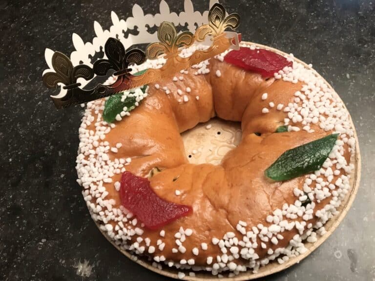 À Marseille pour l’Épiphanie, la tradition du gâteau des rois contre la galette