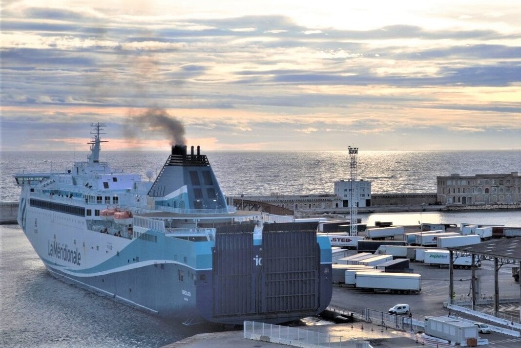 gpmm-port-navire-bateau-meridionale-fumee-pollution