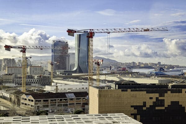 grues-tours-arenc-skyline-cma-cgm-la-marseillaise-1
