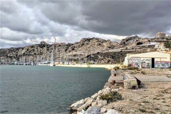 hangar-estaque-corbieres-port-digue-quai-friche