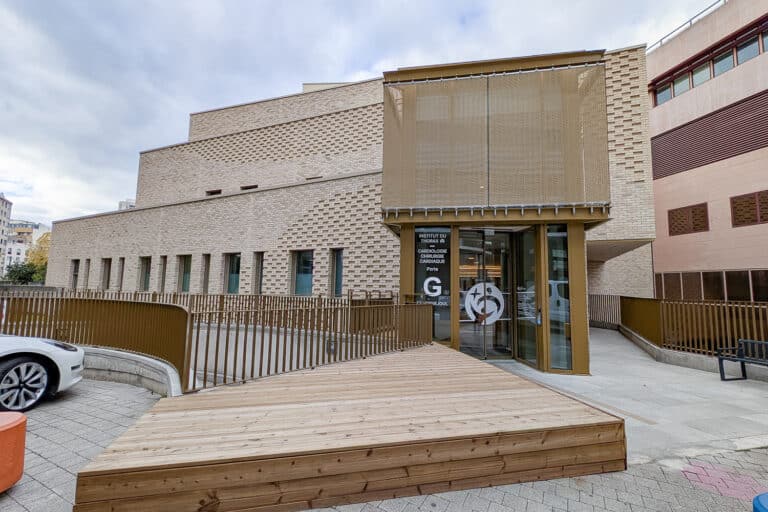 Blocs opératoires de pointe, imagerie… L&rsquo;hôpital Saint-Joseph inaugure son extension