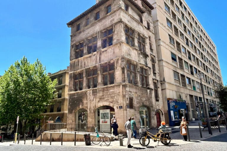 L&rsquo;Hôtel de Cabre, plus vieille maison de Marseille, est-il plus âgé qu&rsquo;on le croit ?